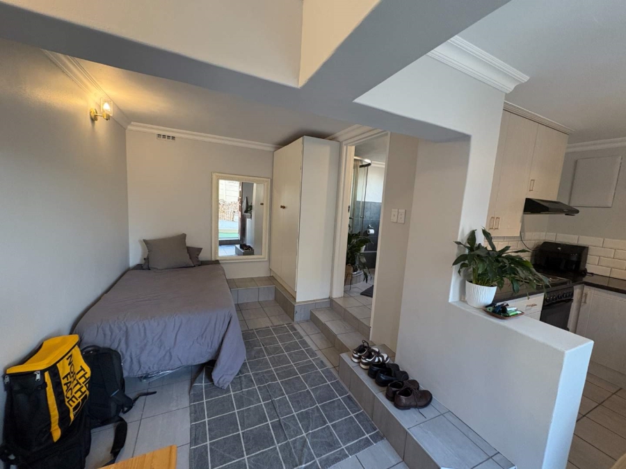 1 Bedroom Property for Sale in Vredehoek Western Cape